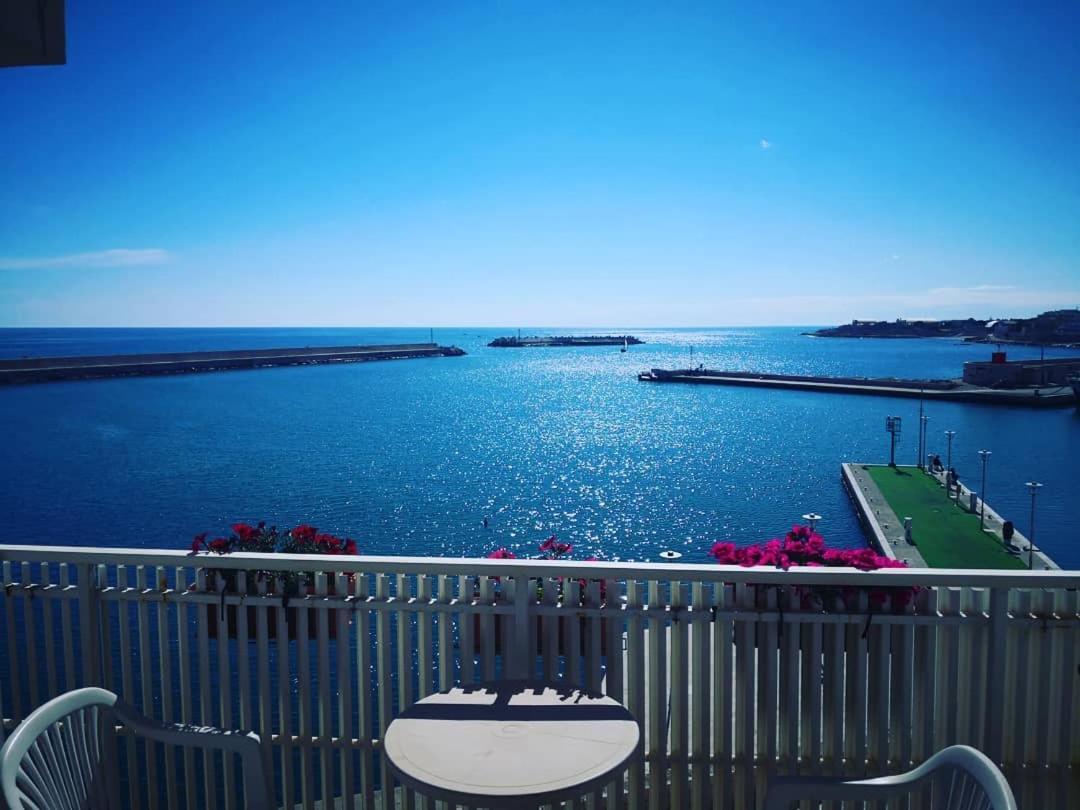 B&B La Baia Sea Rooms Bisceglie Dış mekan fotoğraf